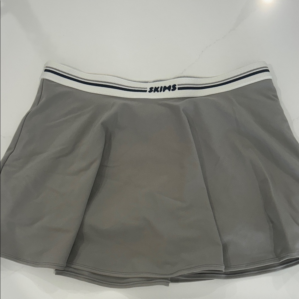SKIMS Gray Athletic Skirt - Pleated Performance Style